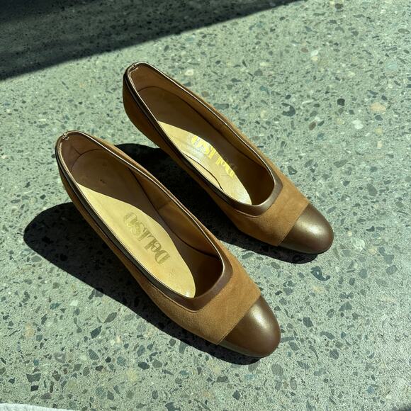 DeLiso Women's 6.5 Brown Suede Cap Toe Heels Classic Low Cone Heel Pumps Vintage - Picture 2 of 3